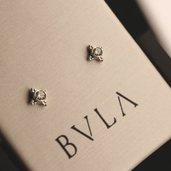 Sonoma County Piercing - BVLA solid white gold Mini Kandy ends with Diamonds!