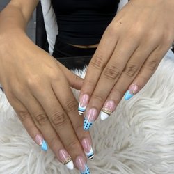 Acryliq Nails