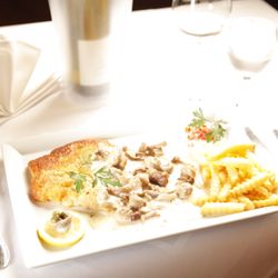 Restaurant Neumann's Waldschänke - Original Wiener Kalbsschnitzel