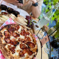 Centro - Scamorza Pizza w/ Speck Meat