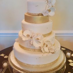 Creative Cakes by Donna Hdm - My Wedding Cake created by Cakes by Donna :)