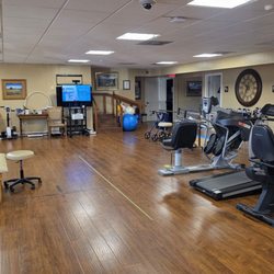 Vienna Nursing & Rehabilitation Center - Great Rehabilitation gym.
