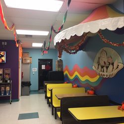 Lickity Split Ice Cream Shoppe - Interior
