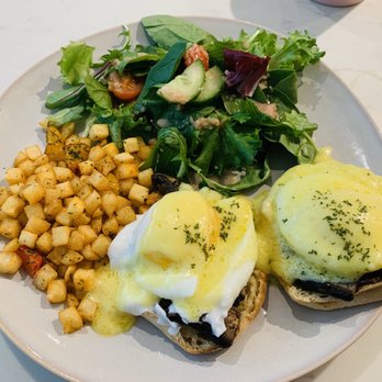 Sisters & Co - Eggs Benny Porcini Mushrooms - Breakfast & Brunch Near Me - Toronto, Ontario Sisters & Co - Eggs Benny Porcini Mushrooms - Breakfast & Brunch Near Me - Toronto, Ontario