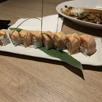 Seabutter - Laguna Beach - Salmon roll - Japanese Near Me - Laguna Beach, California Seabutter - Laguna Beach - Salmon roll - Japanese Near Me - Laguna Beach, California