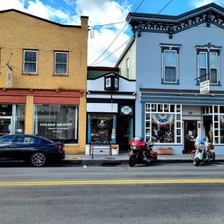 The Sweet Elephant Bake Shop - The view from across the street.