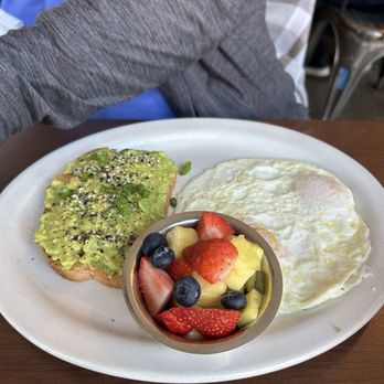 Sunrise On 39th - Avocado toast and eggs - Breakfast & Brunch Near Me - Kansas City, Missouri