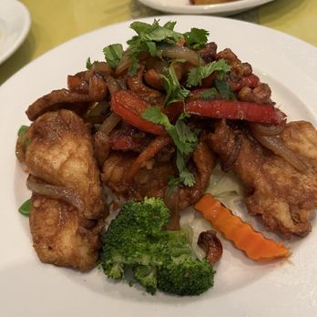 Chow Thai Cuisine - Chicken it's cashew. Good! - Thai Near Me - Boca Raton, Florida