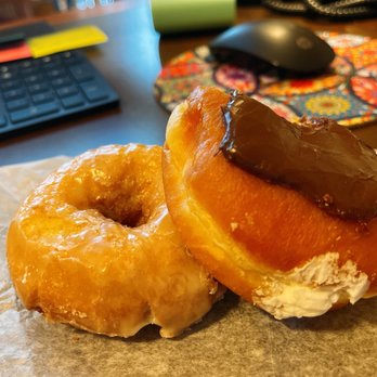 Hilligoss Bakery - Glazed cake and the holy grail (white fluff-filled chocolate-iced) - Bakeries Near Me - Brownsburg, Indiana