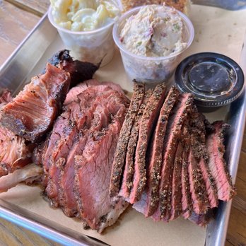 Trail Dust BBQ - Trio combo plate. Pulled pork, brisket, tri tip, Mac & cheese, potato salad, and garlic bread. - Barbeque Near Me - Morgan Hill, California