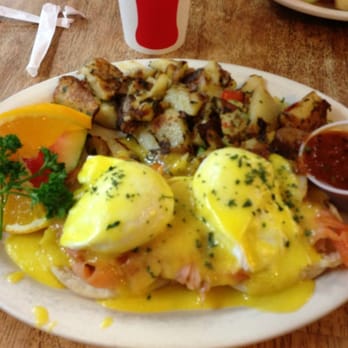 La Mesa Bistro - Salmon eggs Benedict and the best potatoes ever! - Cafes Near Me - La Mesa, California La Mesa Bistro - Salmon eggs Benedict and the best potatoes ever! - Cafes Near Me - La Mesa, California