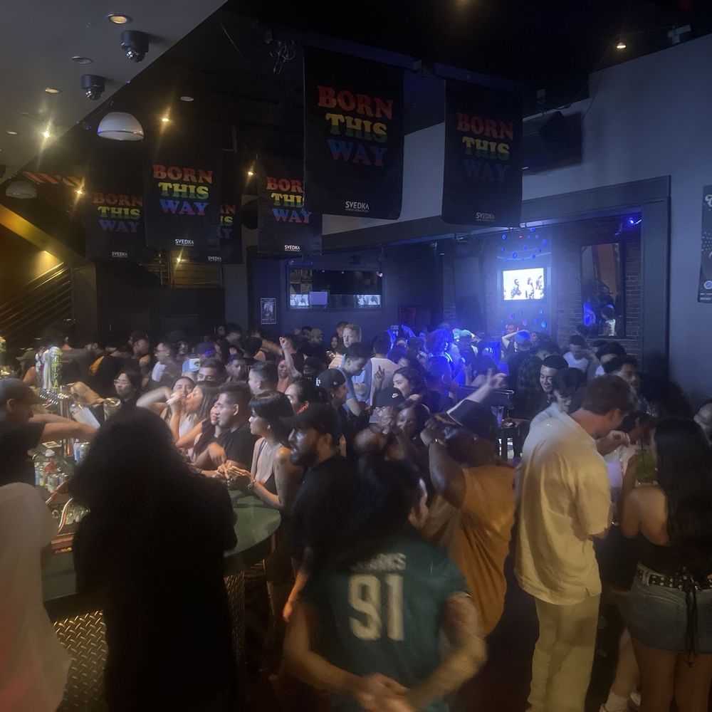 Splash Video Dance Bar - Thursday night 2 bartenders line out of the door - Dance Clubs Near Me - San Jose, California Splash Video Dance Bar - Thursday night 2 bartenders line out of the door - Dance Clubs Near Me - San Jose, California