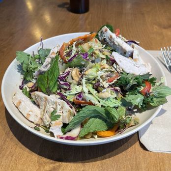 Flower Child - Ginger Miso Crunch w/Chicken - Salad Near Me - Charlotte, North Carolina