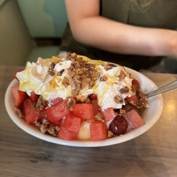 Daily Eats - Yogurt bowl - New American Near Me - Tampa, Florida