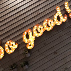 Boom Boom Chicken - Decor