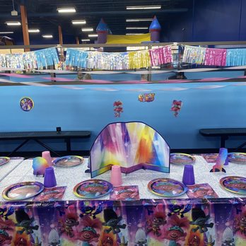 Bounce It Up - Amusement Parks Near Me - Livonia, Michigan