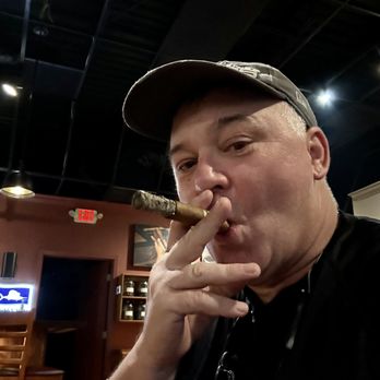 Black Dog Cigar Bar - Tobacco Shops Near Me - Stuart, Florida