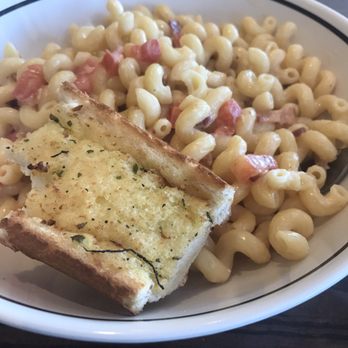 Corner Bakery Cafe - Bacon mac and cheese with tomatoes - Breakfast & Brunch Near Me - Hillsboro, Oregon Corner Bakery Cafe - Bacon mac and cheese with tomatoes - Breakfast & Brunch Near Me - Hillsboro, Oregon