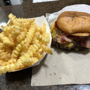 Shake Shack Chesterfield - SmokeShack & Fries - Burgers Near Me - Chesterfield, Missouri Shake Shack Chesterfield - SmokeShack & Fries - Burgers Near Me - Chesterfield, Missouri
