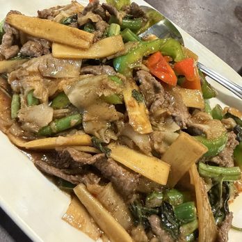 Saka Asian Kitchen - Beef Drunken Noodle - Asian Fusion Near Me - Boca Raton, Florida
