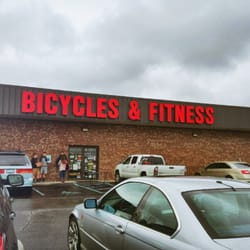 Clarksville Schwinn - Parking Lot View