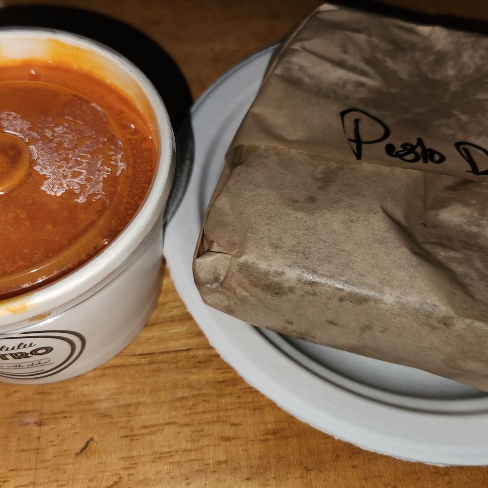 Honolulu Bistro - Pesto Deluxe and Tomato Soup - Hawaiian Near Me - Honolulu, Hawaii