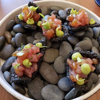 Senia - Ahi poke chips - Cocktail Bars Near Me - Honolulu, Hawaii Senia - Ahi poke chips - Cocktail Bars Near Me - Honolulu, Hawaii