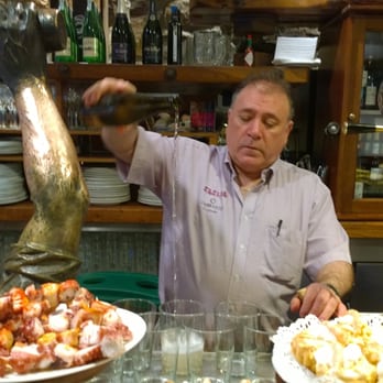 Aralar - Pouring out some txacoli - Basque Near Me - Donostia / San Sebastián, SS