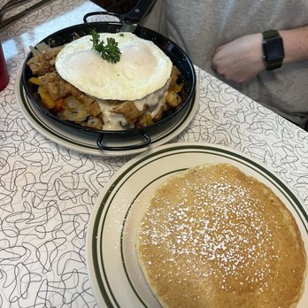 Daytrip Diner - Chicken fried steak skillet - Diners Near Me - Grapevine, Texas Daytrip Diner - Chicken fried steak skillet - Diners Near Me - Grapevine, Texas