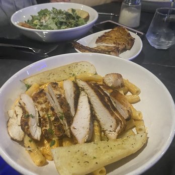 Bernini Pizzeria and Wine Bar - Chicken Alfredo - Italian Near Me - Laconia, New Hampshire Bernini Pizzeria and Wine Bar - Chicken Alfredo - Italian Near Me - Laconia, New Hampshire