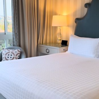 The Beverly Hilton - Room - Hotels Near Me - Beverly Hills, California The Beverly Hilton - Room - Hotels Near Me - Beverly Hills, California