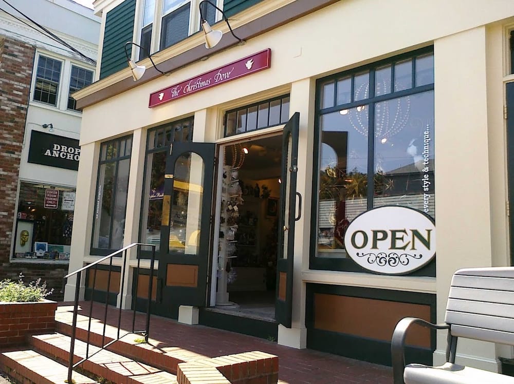 THE CHRISTMAS DOVE CLOSED 18 Shore Rd, Ogunquit, Maine Gift Shops
