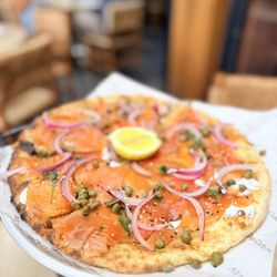 Great White Melrose - Smoked salmon pizza