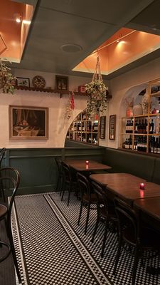 Donna's by null