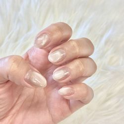 Diamond Nail Lounge - Cat eye