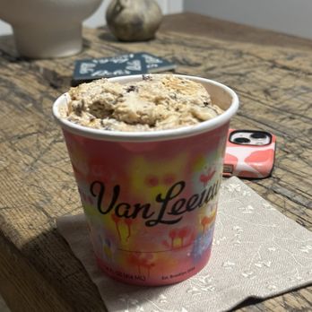 Van Leeuwen - Pint of PB brownie honeycomb - Ice Cream & Frozen Yogurt Near Me - Brooklyn, New York