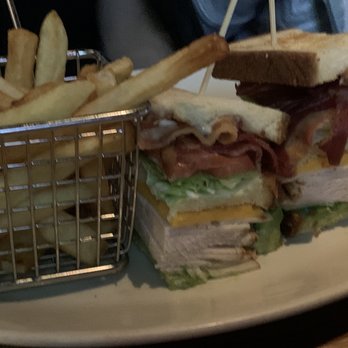 Yard House - New American Near Me - Concord, California