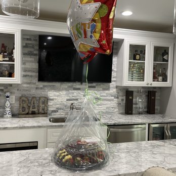 Edible Arrangements - Horrible hand written ballon!!! - Gift Shops Near Me - Lawrenceville, Georgia