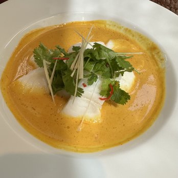 L'Avenue - Sea bass - Brasseries Near Me - Paris, 75