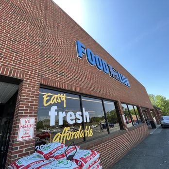 Food Lion - Exterior - Grocery Near Me - Wingate, North Carolina Food Lion - Exterior - Grocery Near Me - Wingate, North Carolina