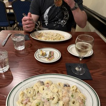 Pasta Primavera - Cheese tortalini - Italian Near Me - Walnut Creek, California Pasta Primavera - Cheese tortalini - Italian Near Me - Walnut Creek, California
