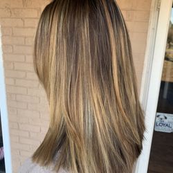 Lauren’s Beauty Bar - Color, Cut, Style by Lauren