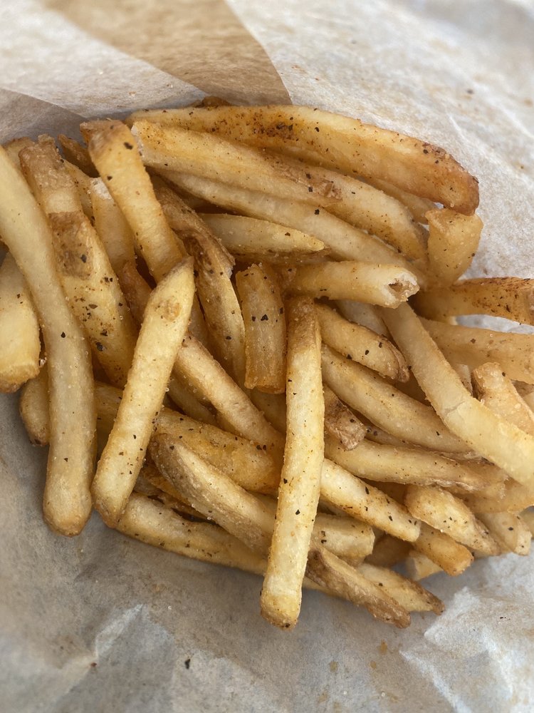Herk's Store & Grill Logo