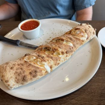 Piazza Italia - Stromboli - Italian Near Me - Orlando, Florida Piazza Italia - Stromboli - Italian Near Me - Orlando, Florida