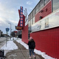 Zipps Liquors
