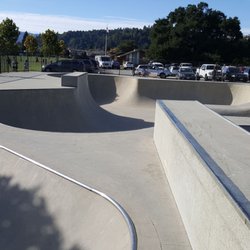 Scotts Valley Tim Brauch Memorial Skate Park - Giant clover bowl