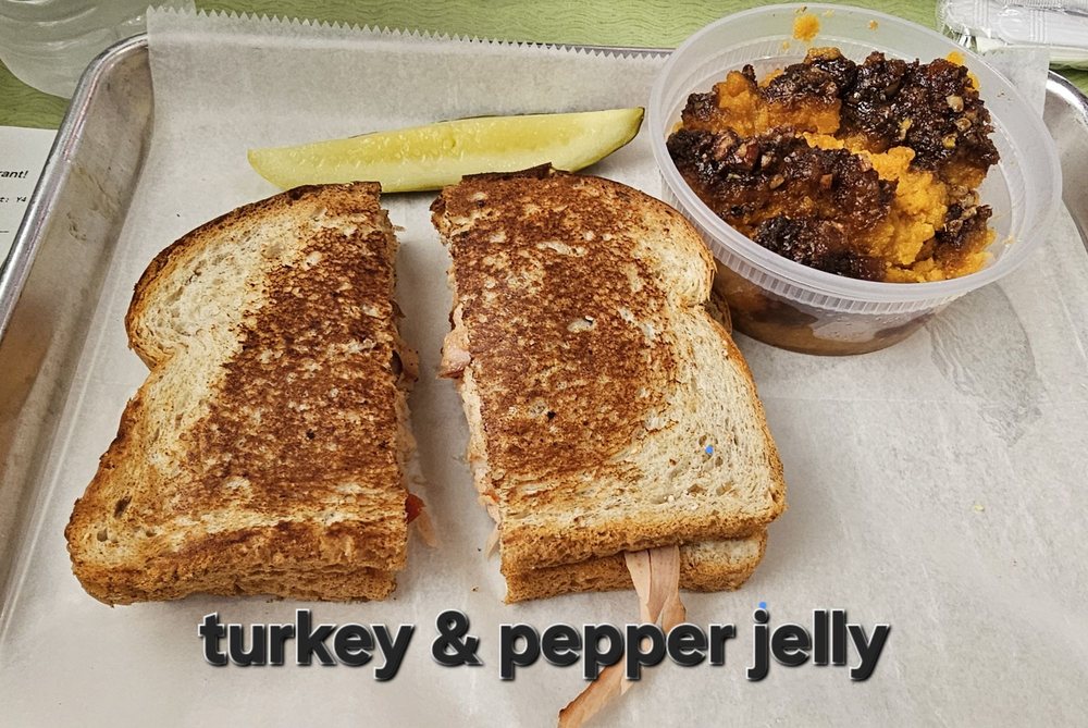 Reeves Peach Farm Logo