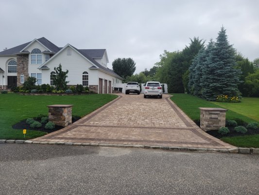 Full Cambridge driveway. - New driveway with walkway stone on house All in Cambridge. Full Cambridge driveway. - New driveway with walkway stone on house All in Cambridge.