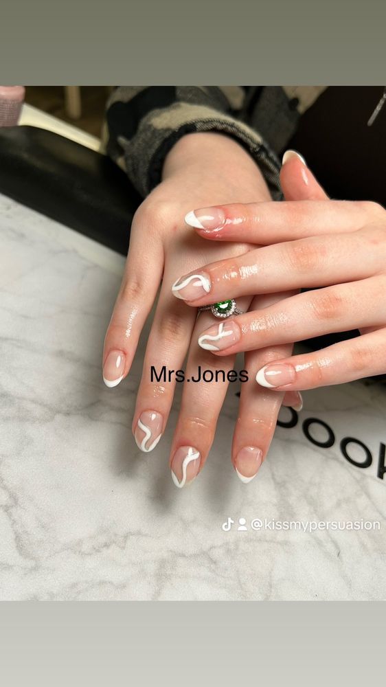 HOUSE OF ROYALTY SALON LOUNGE Updated July 2024 150 Allendale Rd