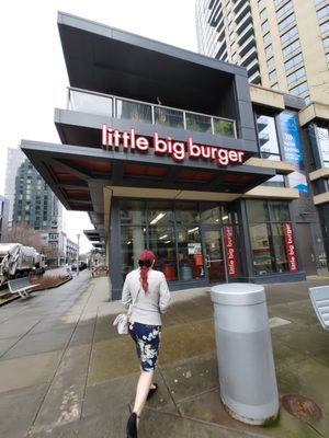 Little Big Burger by null